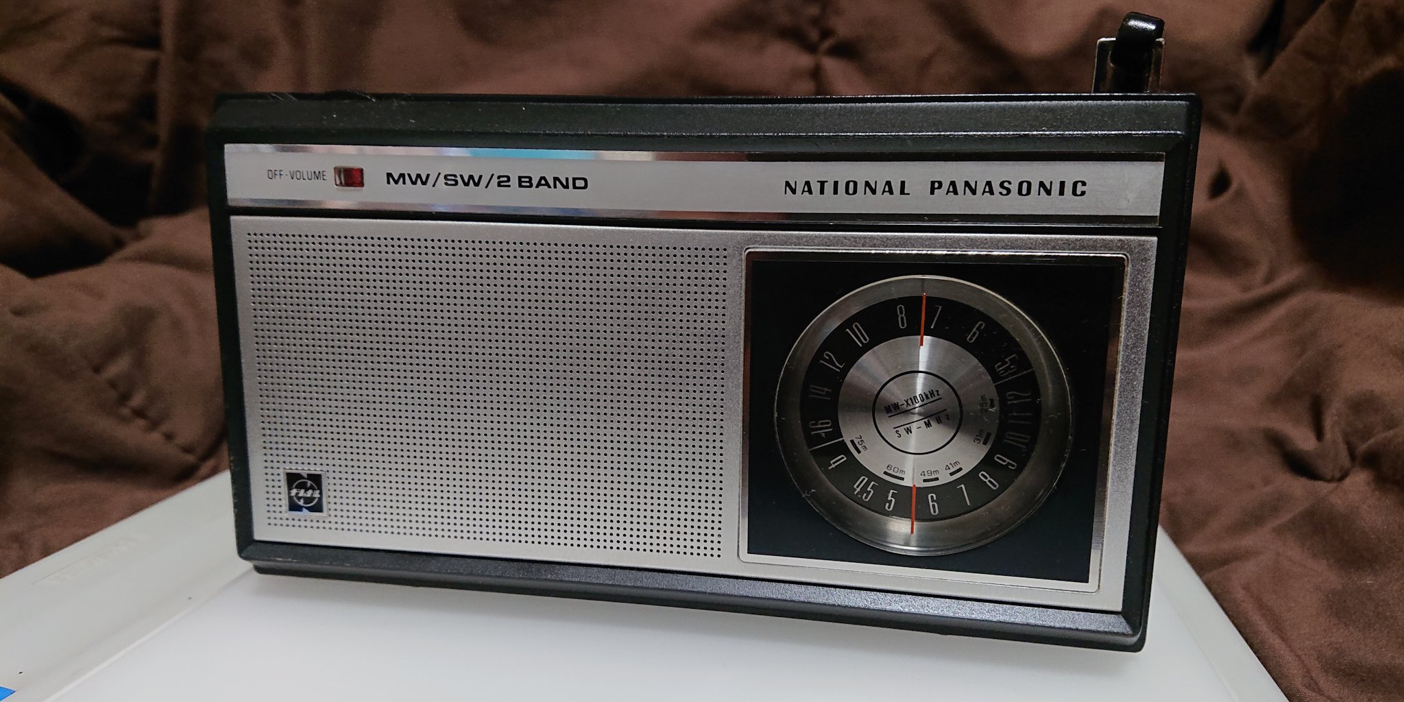 Zar チューニングダイヤルが実にメーターっぽくてカッコイイ ナショナルr 6 Mw Swラジオ 1972年製 現役稼働中 レトロラジオ 昭和レトロ T Co Un0glwrbkm Twitter Zar チューニングダイヤルが実にメーターっぽくてカッコイイ ナショナルr 6 Mw Swラジオ 1972年製 現役稼働中 レトロラジオ 昭和レトロ T Co Un0glwrbkm Twitter