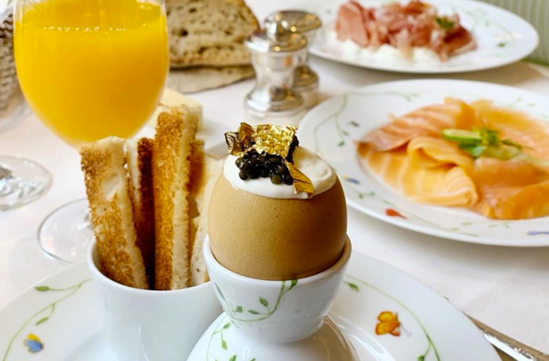 3 Palaces parisiens ont décidés de renoncer à la haute gastronomie – explications…

foodandsens.com/non-classe/3-p…