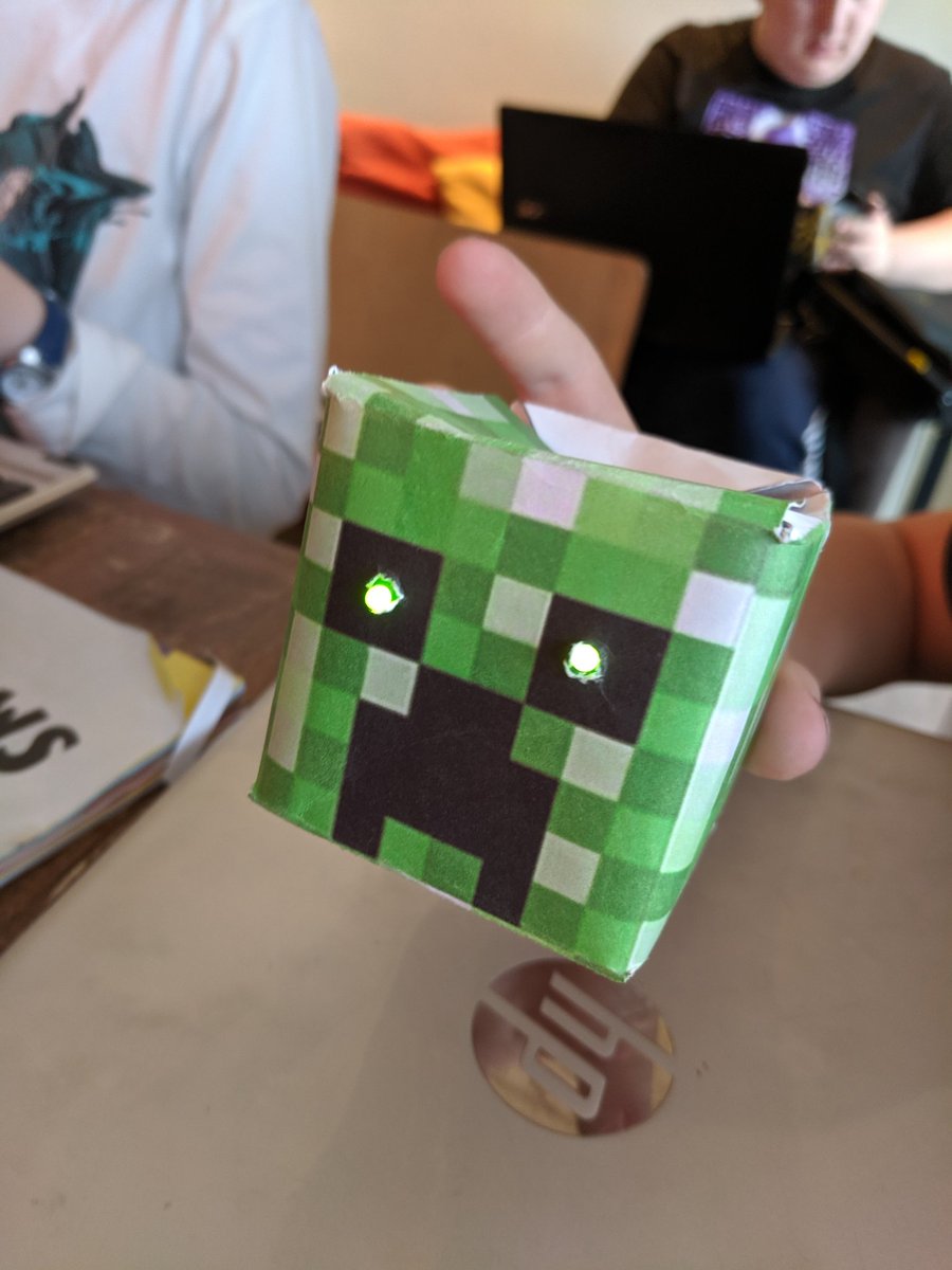 NdenCoderDojo's tweet image. Some great LED craft and lovely cake at today's @coderdojo at @salutem. Well done all. 👍🍰💻💡