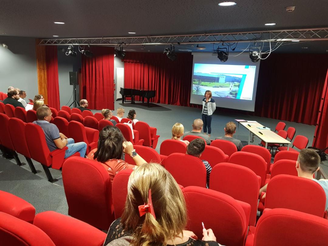 #Toyota recrute: les agences pôle emploi du Cambresis se mobilisent ! A Caudry 60 demandeurs d'emploi participent aux réunions de recrutement.👍 #poleemploi <a href="/VilleDeCaudry/">Ville de Caudry</a> <a href="/RIFFARDCAROLINE/">RIFFARD CAROLINE</a>