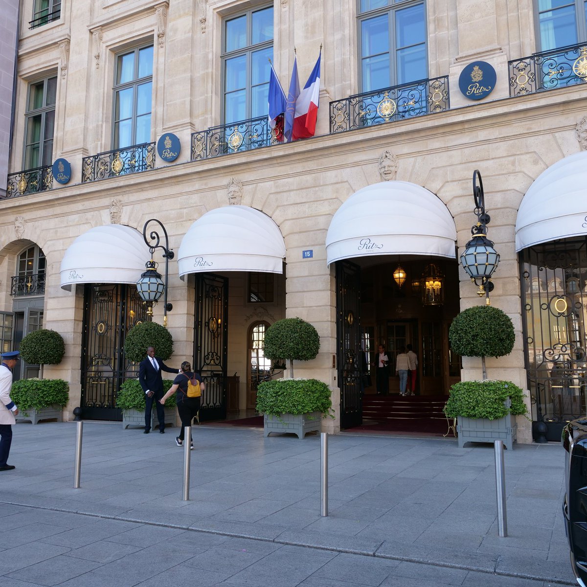 CMIMediaFrance's tweet photo. Ce soir, nous vous dévoilons les coulisses de la soirée du @ELLEfrance à l’occasion de la sortie du Numéro Spécial Mode ! RDV sur le compte instagram CMI France pour découvrir les stories de l’événement #ELLEspecialmode https://t.co/ubM5FOkdqJ