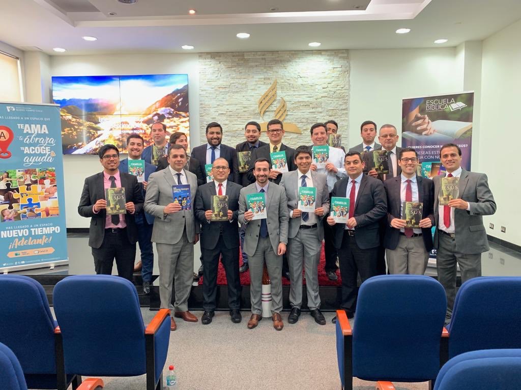 jaredbarenechea's tweet photo. Agradecidos porque los campos misioneros de @iasdmsmch y @iasdcentrosur en Chile 🇨🇱 están involucrados con la  #EscuelaBiblica. 

Compartimos y vimos la labor de los #EspaciosNT con sus #ClasesBiblicas. ¡Es extraordinario! 

“Más Clases Bíblicas, más discípulos para Cristo” https://t.co/gDZa9fmk0m