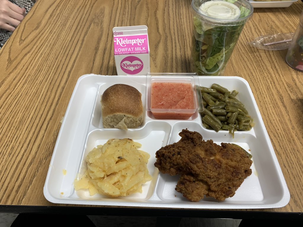 OakWatson's tweet photo. Thank you to our cafeteria staff! Out lunch was delicious! #LPPSMade! #lppsCafe #schoollunch https://t.co/JKGxtG26jF