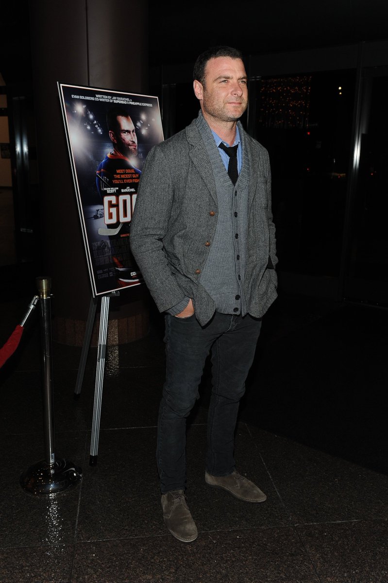 WarriorFlix's tweet image. #ThrowbackThursday to the premiere of #Goon with #SeanWIlliamScott, @BaruchelNDG, @LievSchreiber, Dir. #MichaelDowse, and @SethRogen! Catch #Goon on 
@WarriorFlix today!