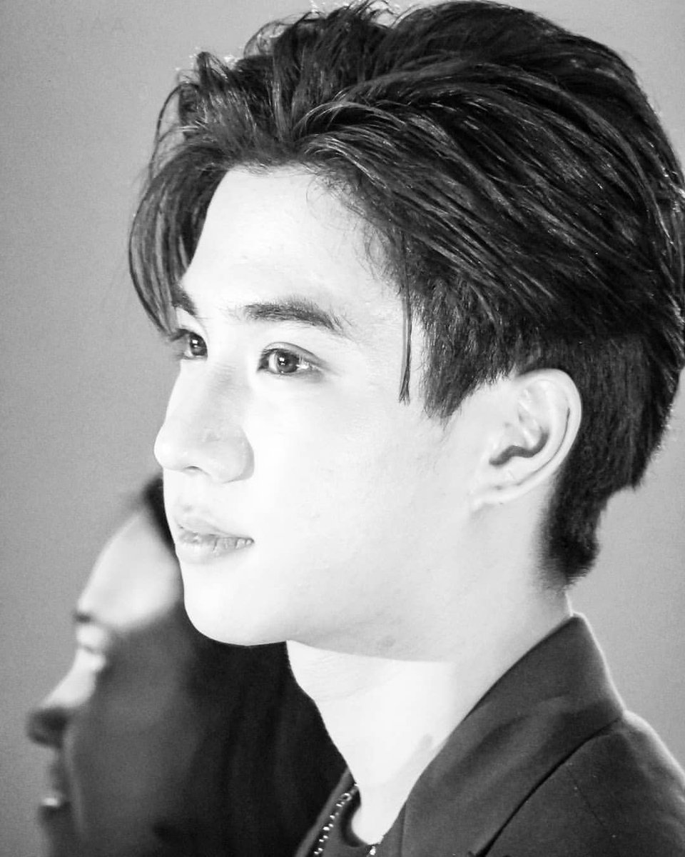 MMyong9801's tweet photo. 2019.08.29.
🐯 Perth Tanapon 🖤 Schedule 💕
>> #LancomeGenifiqueXPerth 

🖤

#LANCOMExPERTH 
#PerthTanapon #รอยยิ้มของชูครีม
#พวกของเจื๋อ #perthppe #TEMPT
Cr. Thx owners 🙏 https://t.co/dwPpEPJV9a
