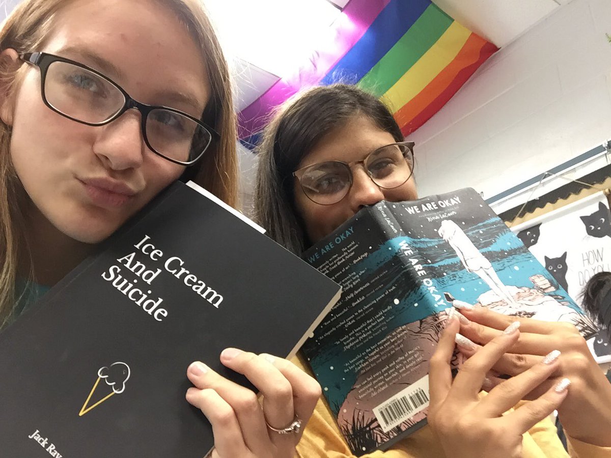 #hpsdreaders #hpsdawesome @Mialisa_002 loving our books today 🥳❤️