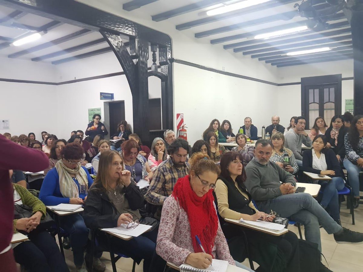 CiieEscobar's tweet photo. 📢Proyecto HUELLAS: Historias Únicas de Escuelas Llamadas al Saber. Las escuela de Escobar se preparan para escribir la Historia de la Comunidad a 60 años del Partido...Tenemos Memoria , tenemos Futuro!!!  @PatriciaFroy @stellafornas @VicZorraquin @MARIURHIG https://t.co/CtJuc257Vn