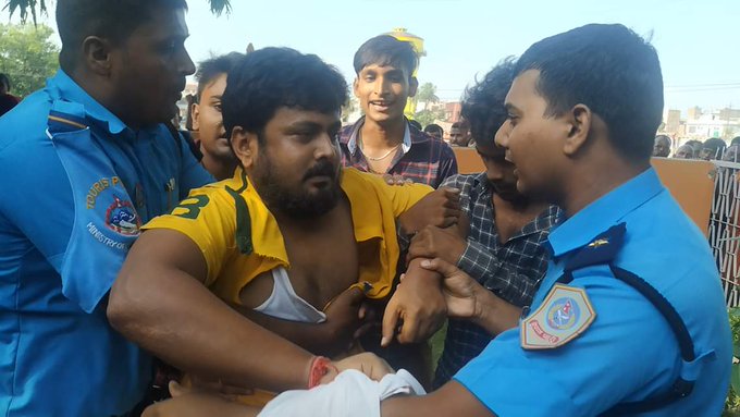 View image on Twitter