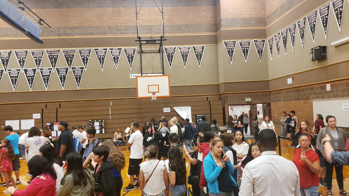Abdirahman0299's tweet photo. Welcome back to school day for my sixth grade daughter and seventh grade son. #honorclasses feeling proud! Cannot wait their HS and college graduation day.
#SomaliFatherhood https://t.co/NZS0QlWtVu