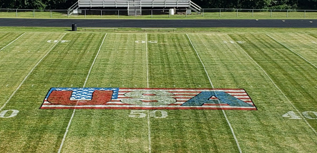 kevin_baffoe's tweet photo. Rich East Grounds Crew did it right for the military and first responders appreciation game at Rich East this Saturday. Go Rockets! @RichEastHS @ABrassJr @matthew_shank #RichInStudentScuccess @District227 https://t.co/kvub3ZNpcc