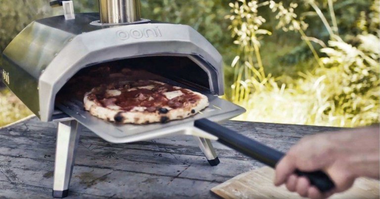 Our pals at <a href="/OoniHQ/">Ooni</a> launched a new pizza oven on <a href="/kickstarter/">Kickstarter</a> a few days ago with a goal to raise $50,000 in 30 days. Amazingly, they have raised over $215,000 already! Here's the low-down on this portable and affordable pie maker:  bustedwallet.com/ooni-karu-firs…