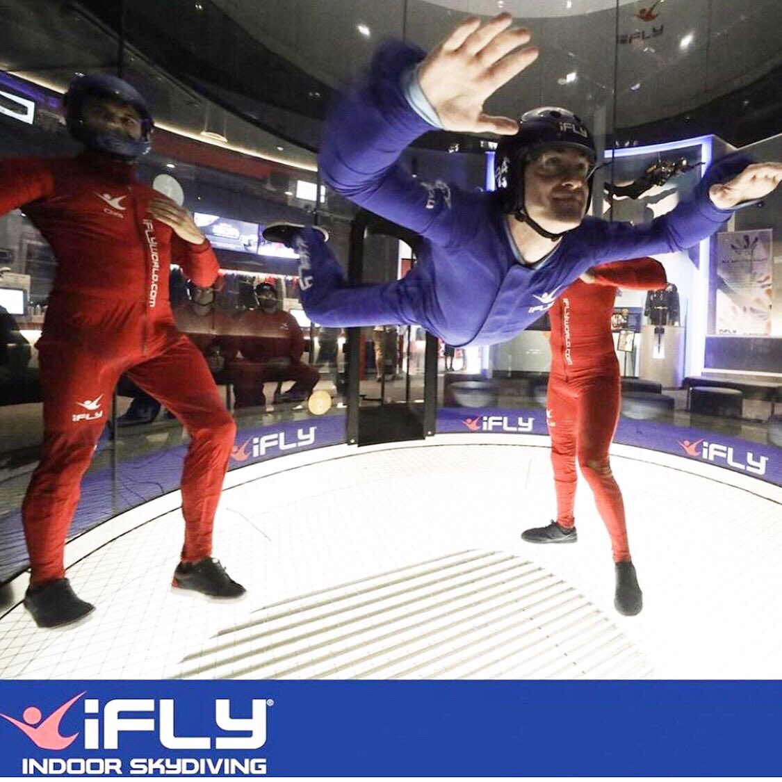 mb_benefits's tweet photo. Our MB consultants got some *literal* air this week! ✈️ For the 2019 Sales Team outing, the group got to experience indoor skydiving at @iFLYUS 🤩 How cool is this!? Do you think you could do it?? #FeelLikeFlying #MuchBetterAtMB https://t.co/lprdV63fx4