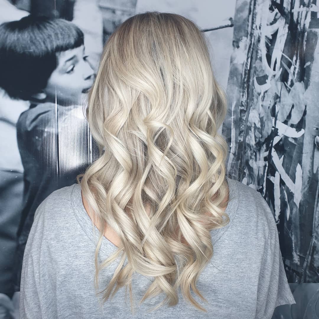 Keratherapy's tweet image. Blonde can be hard to maintain. Keep your color from fading and brassiness for up to 6 weeks with Keratherapy™ Color Lock &amp;amp; Smooth. This keratin treatment blocks humidity, prevents color from fading, and extends vibrancy of your beautiful color ✨
#keratherapy #colorlock #blonde