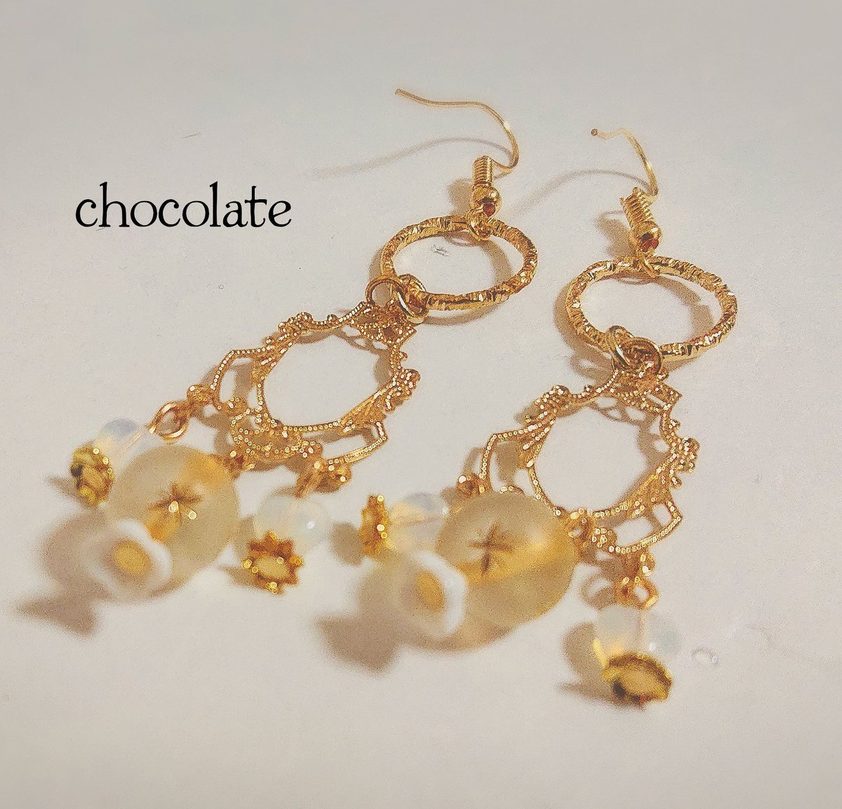 choco_Handmade_'s tweet photo. ぽんさまのキャスにお邪魔しながら久しぶりにピアス作りました💗
ゴールドばかりのゴージャスな自分用ピアス💭

#chocomade
#ハンドメイド https://t.co/tlo0LetLau