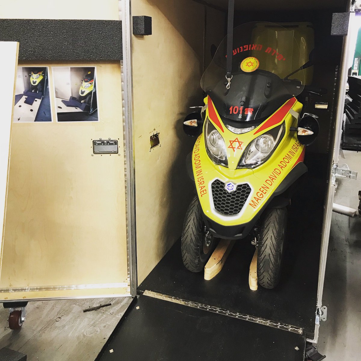 PhillyCase's tweet photo. Rolling into the long weekend like ππ¨π΅ Med cycle #shippingcase https://t.co/ZgsyiKNLya