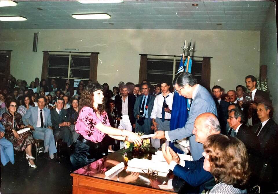 Mas de 30 años Como olvidar ese 15/12/87 mi último final Mucho tiempo de ejercicio profesional pero la misma pasión del primer día y el entusiasmo por los desafíos de los  nuevos tiempos! Si tuviera que volver a elegir sin dudas sería Abogada! #graduadosumsa 4/11/88 <a href="/UMSA_Oficial/">UMSA</a>