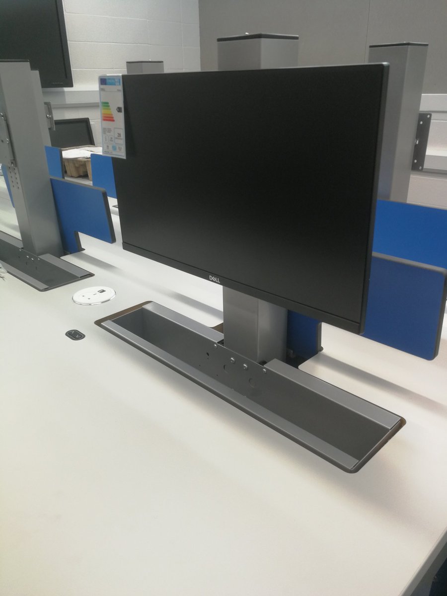 zioxiuk's tweet image. Exciting install at @farnboroughcoll iMacs and Dells in power up tables across 3 classrooms and the adjoining room. Looking good! #integratedIT #techinclass #agilelearning