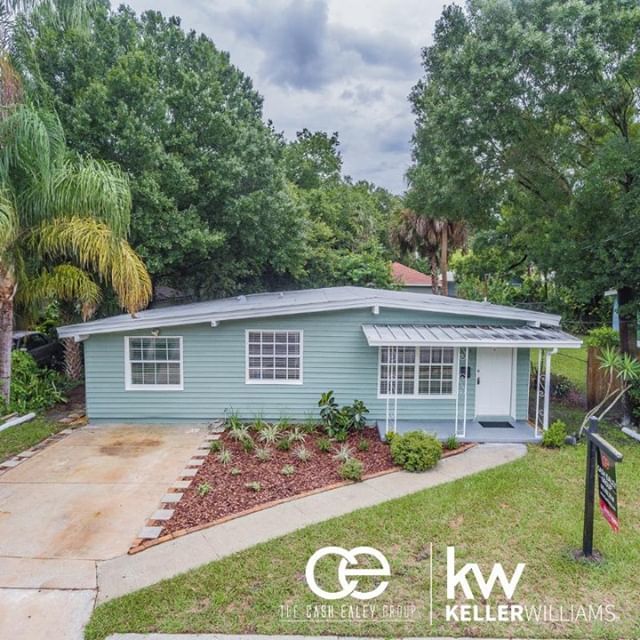 CashEaleyPA's tweet photo. Don't miss out on this adorable 3 bedroom 1.5 bath home! Located minutes from downtown and near the Hillsborough River, this cute home is the perfect starter home.  Call or DM us for a private tour!!!!
.
.
.
Contact 👇
☎ (813)230-2447
📧 Cash@CashEaley… https://t.co/aGDaxovVNO https://t.co/DZh6Tz2X7M