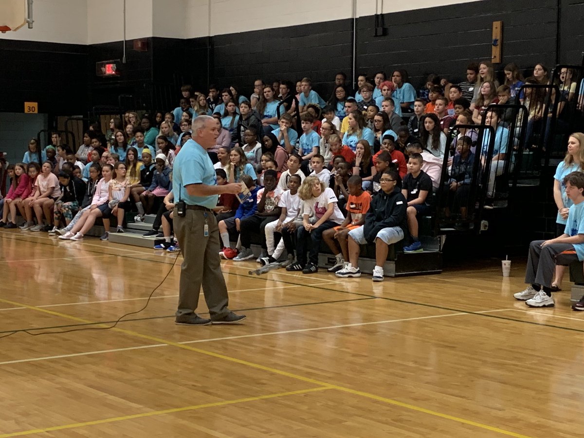 Mr. Croft and Mr. McNairn talking to 6th grade students during WEB day today. Thanks to our WEB leaders for helping out. #wcpsmd.
