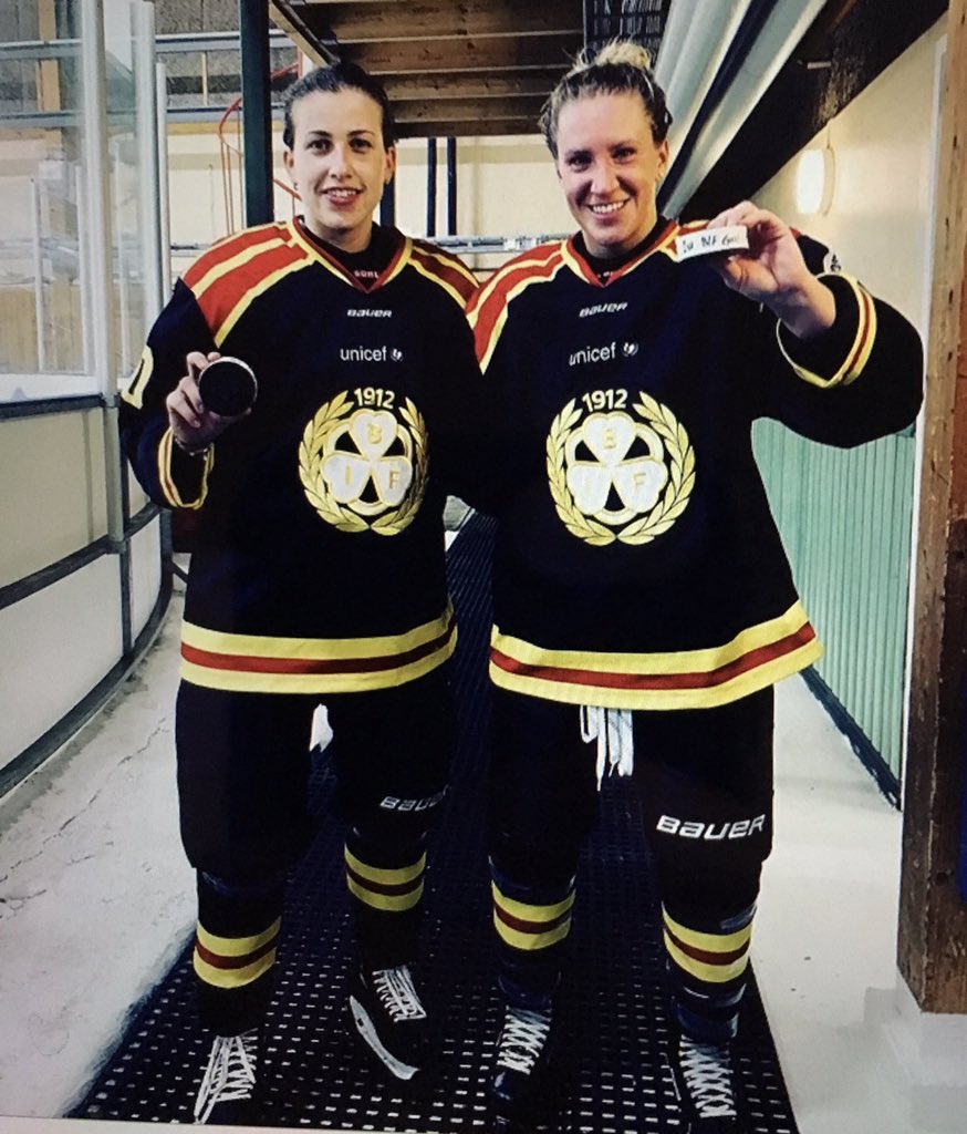 nation_cetacean's tweet photo. Katka in the scoring column! First goals in the SDHL for our former #92 @Mrazka98 and Czech teammate, @denisakrizova41 (Boston Pride) during preseason action. Fins Up to fast starts! https://t.co/aLx48kRET5