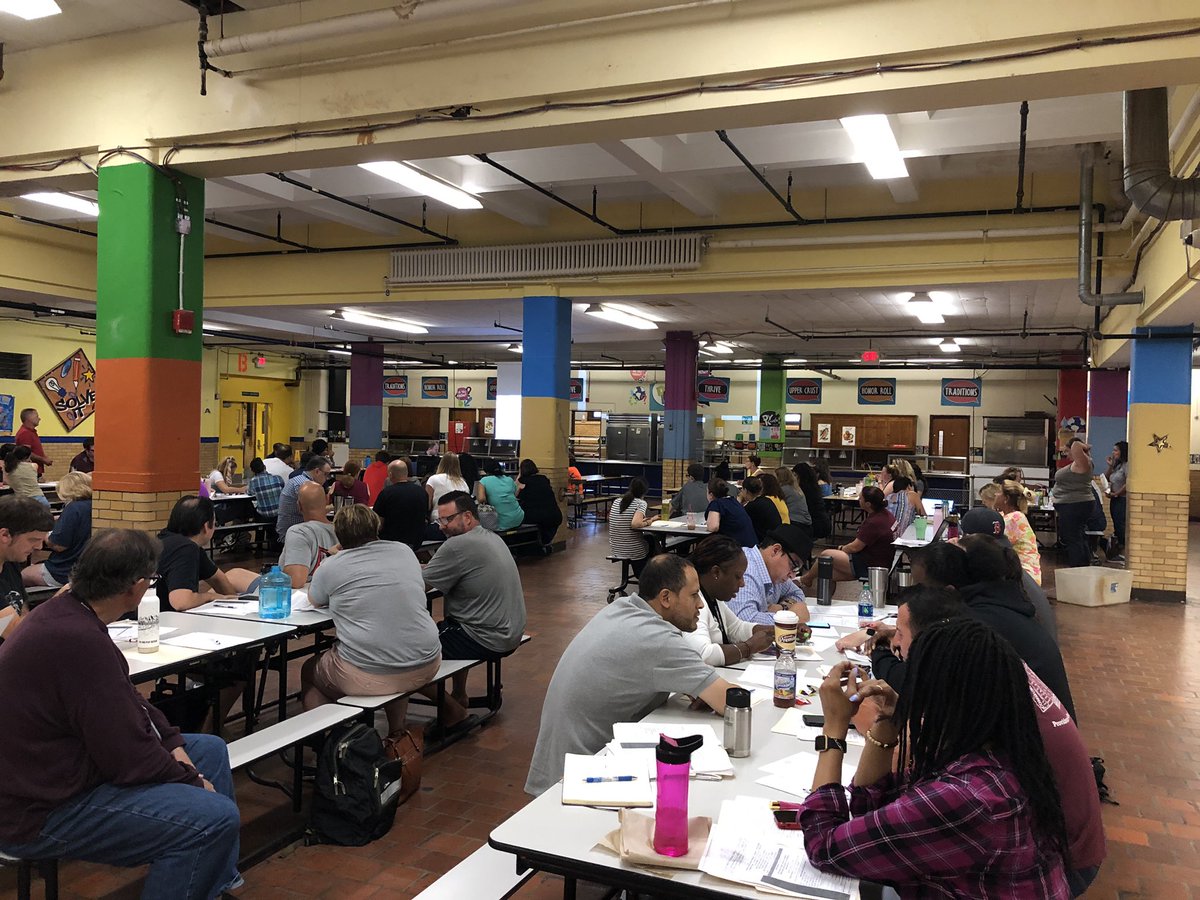 Day 1 for Teachers!! The house is packed reviewing data and information to start the year off right!! Lots of activities to work together to prepare for this school year! <a href="/MSzone_PPSD/">Middle School Zone</a> @amyharringtonRI <a href="/pvdschools/">Providence Public Schools</a> <a href="/chrisgibbons422/">Christina</a>