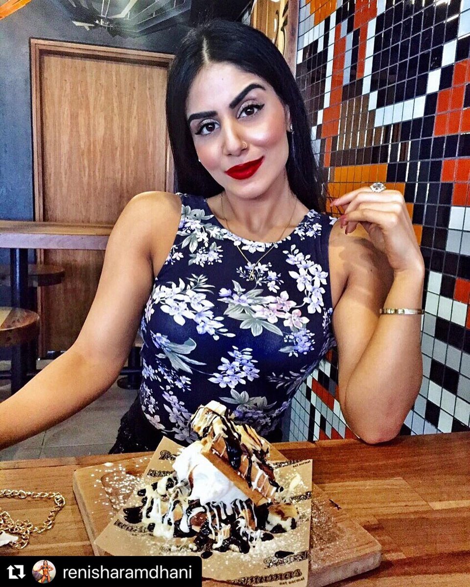 rocomamas's tweet photo. #Regram @renisharamdhani
Cravings.
#throwbackthursday to #cheatmealsundays @rocomamas ๐ฆ๐ซ
#waffles #foodie #postcomp #athlete #cheatday #girlswholift #tan #ootd #lotd #fitness #fitfam #foodporn #chocolate #nutella #icecream #rocomamas #fitspo #yum #motd #potd #latergram https://t.co/xmj4Utzi2B