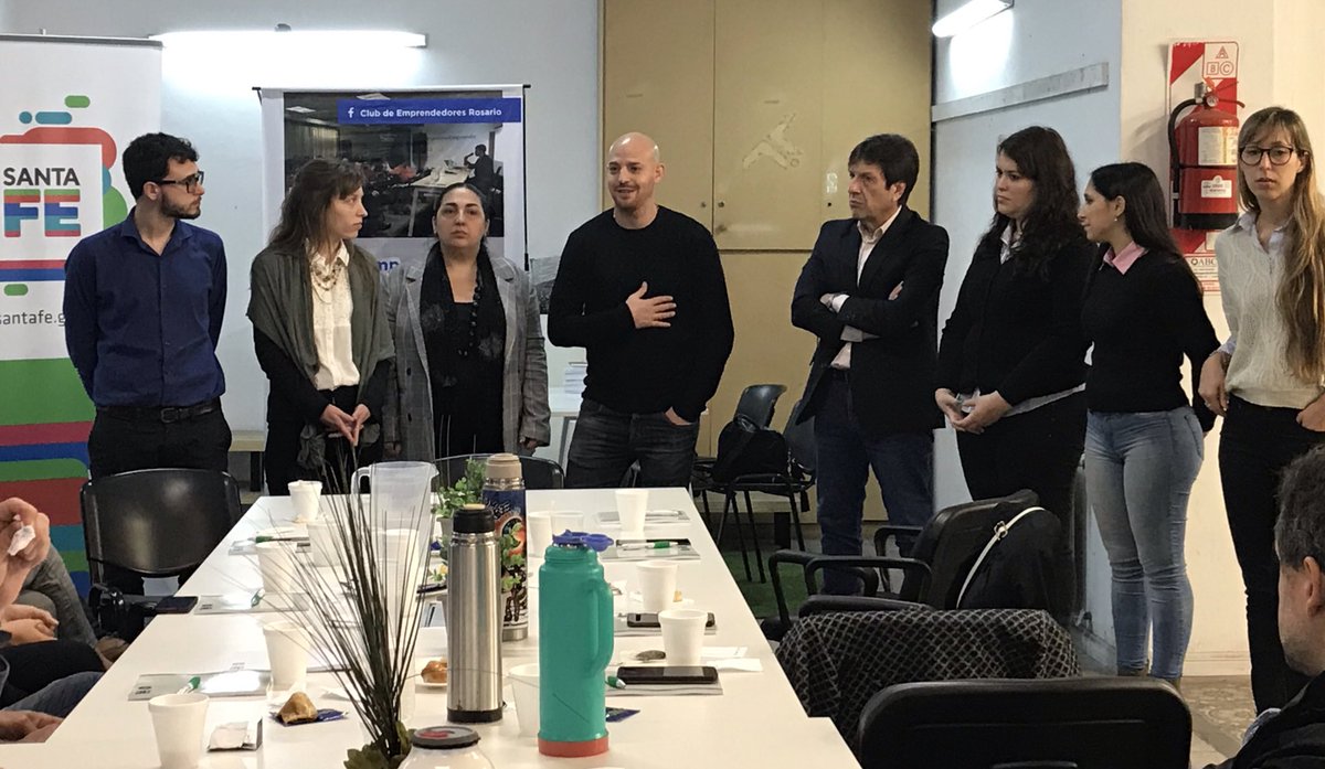 DesarrolloRos's tweet image. #AHORA junto a @ProduccionSF estamos acompañando a emprendedores y emprendedoras audiovisuales. Nos cuentan sus proyectos y aspiraciones con un desayuno de por medio. @ClubEmprendeRos @ClaudiaGiavon @VeroPavan @MFGhilardi 😃📹 #DesayunoDeNetworking