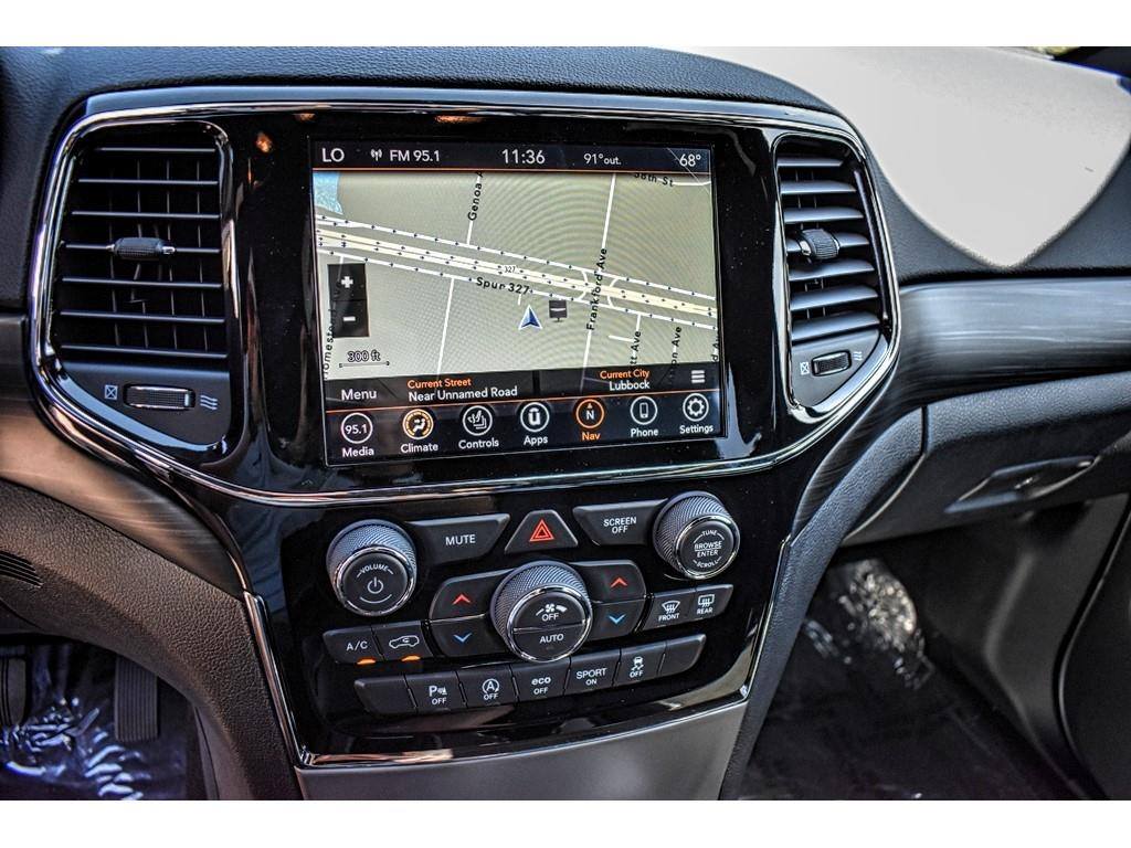 FrontierAuto's tweet image. Arrive in style with our 2019 #Jeep #GrandCherokee #Altitude! 😎 The first-class good looks of our Grand Cherokee Altitude draw attention with gloss black accents, quad halogen headlamps, and prominent wheels.
Interested? Click here to learn more: bit.ly/2HtusPB