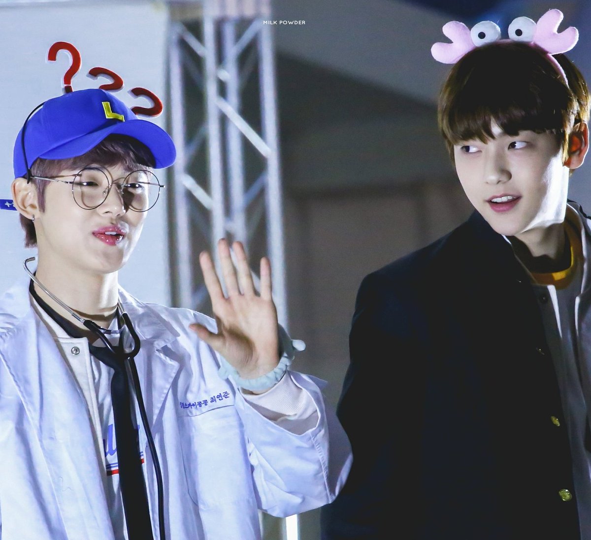 Yeonjuncrown99's tweet photo. soobin's stares at yeonjun https://t.co/yLea8eOp6i