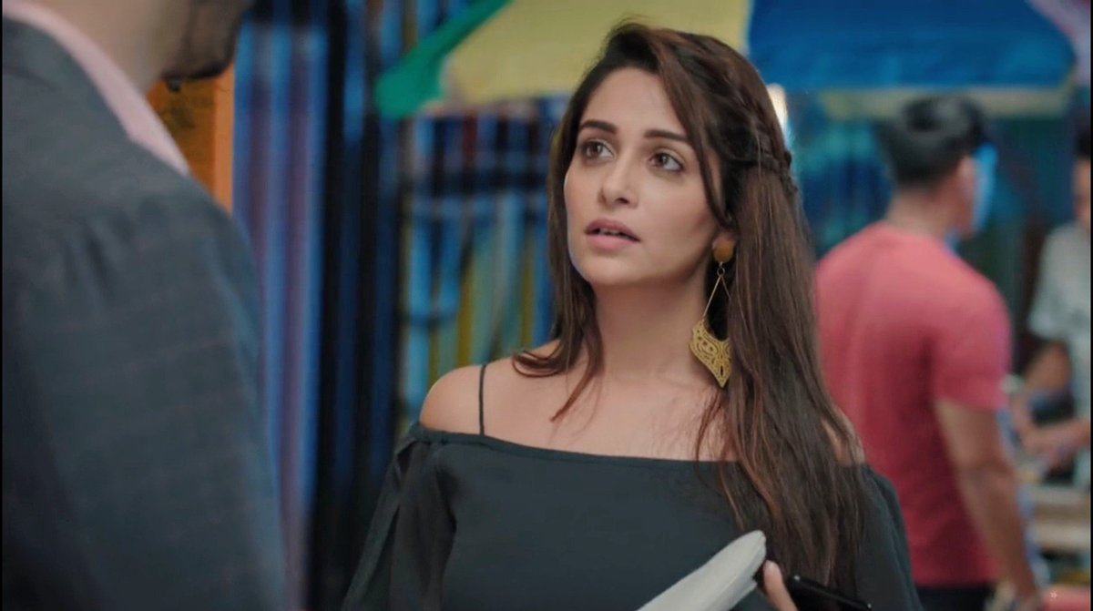 coffeeisjaan's tweet photo. A thread dedicated to #Ronakshi behaving like a typical hubby-wifey #KahaanHumKahaanTum https://t.co/KXsE9XSi43