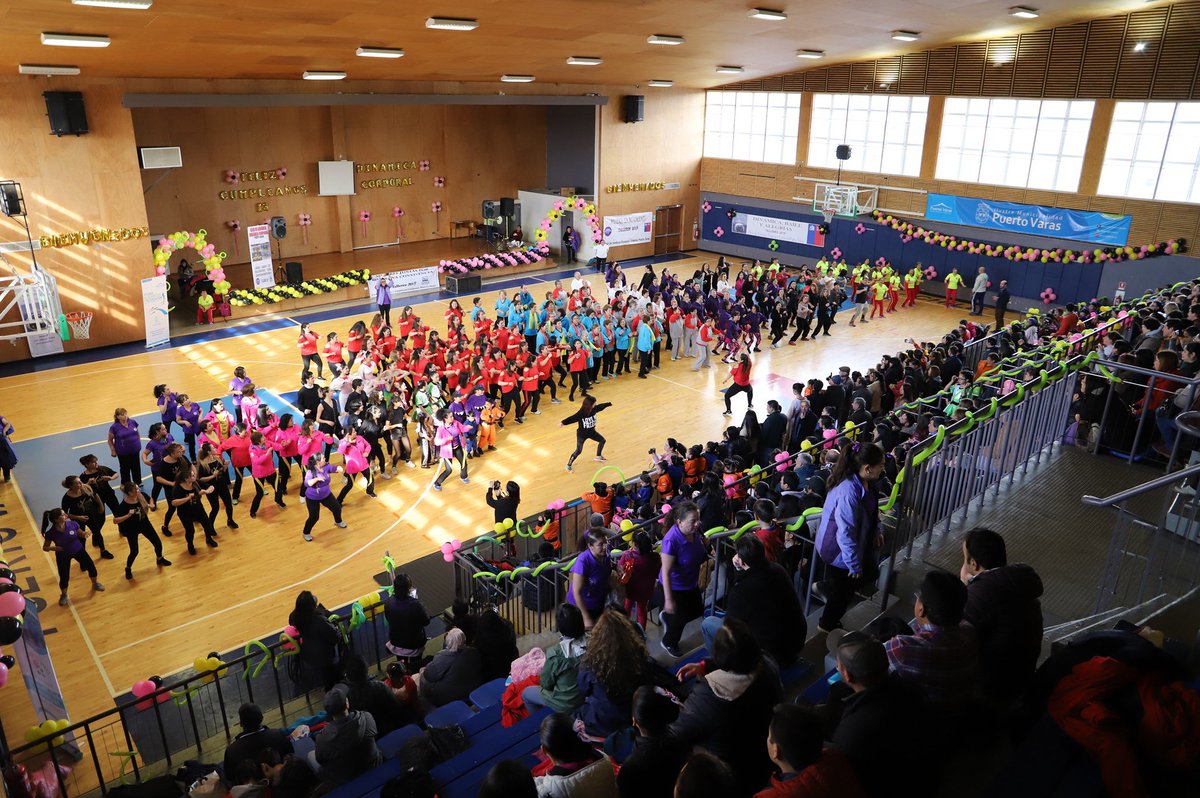 NOTICIA 📣
Club de Aeróbica Dinámica Corporal de #PuertoVaras celebró aniversario con masiva actividad deportiva y delegaciones de #Santiago, #Osorno, #Frutillar y #PuertoMontt

lee más ➡️ ptovaras.cl/noticias/club-…