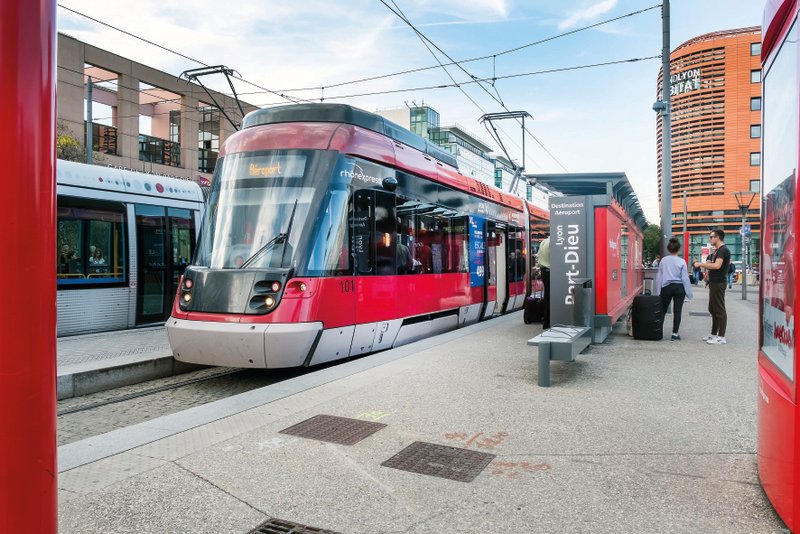 lyoncap's tweet photo. Bus TCL vers l'aéroport de Lyon : Rhônexpress fait appel du jugement https://t.co/ElslGMORuY https://t.co/iLexERHNYu