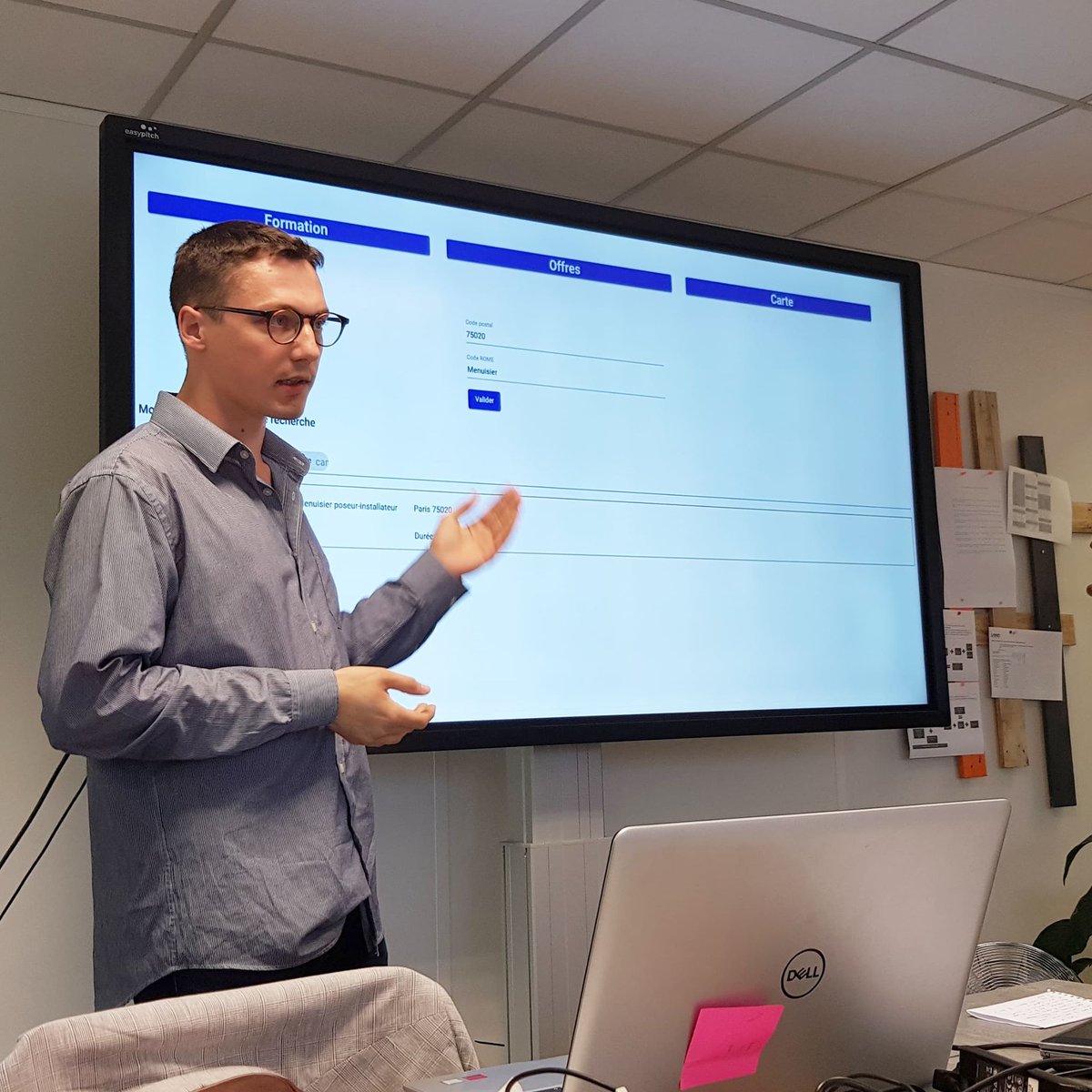 projetisika's tweet image. 📊📈 Hier, notre promotion #ArchitecteLogiciel a présenté sa soutenance de fin de projet sur le thème du #BigData. 
👔 Aujourd&apos;hui c&apos;était leur premier jour en entreprise. Nous leur souhaitons pleine réussite dans cette nouvelle #carrière au cœur du #numérique ⬆️💻