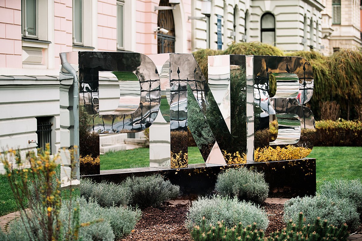 PNB Banka šodien tiesā iesniedza apliecinājumu, ka bankai nav maksātnespējas pazīmes. Tiesa līdz pirmdienai, 2.septembrim atlika AS “PNB Banka” maksātnespējas pieteikuma izskatīšanu. bit.ly/32cbftA