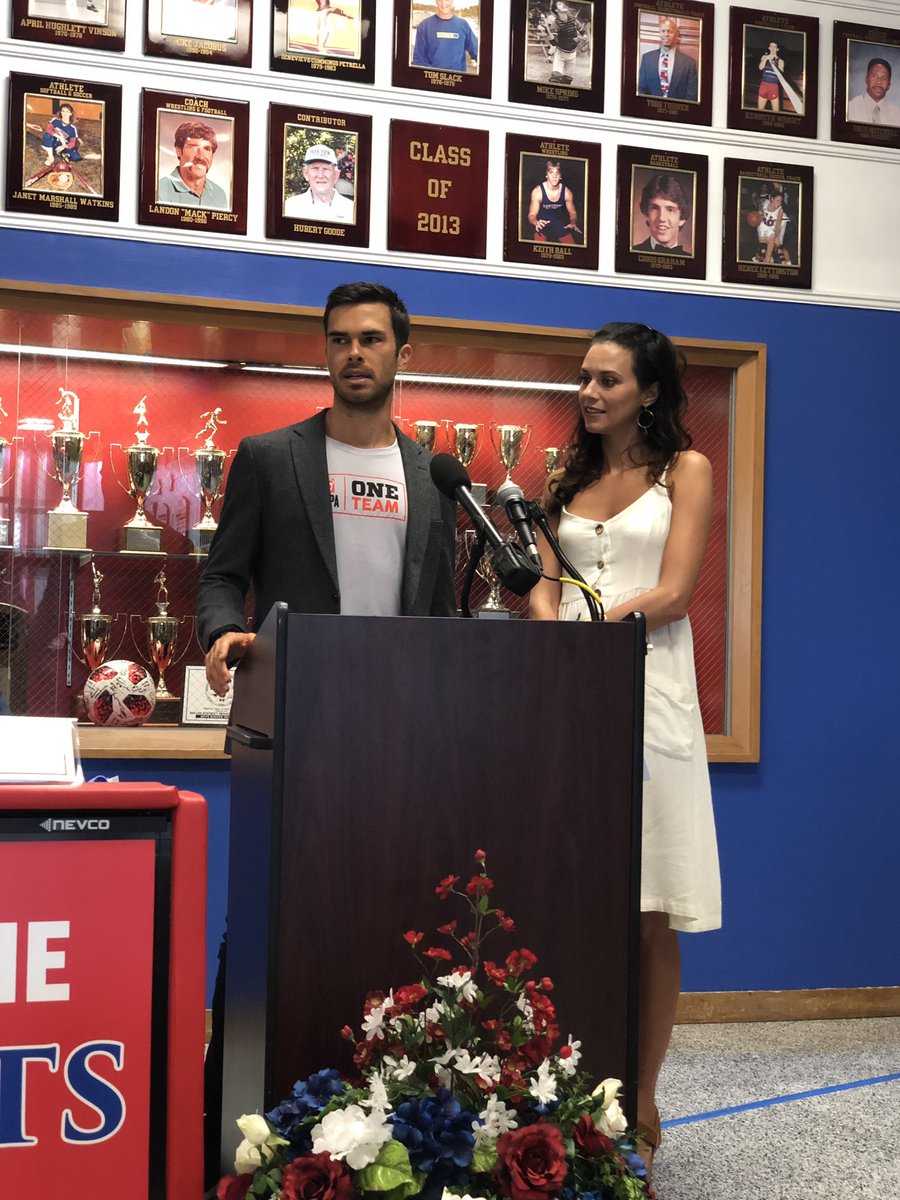 OnestAbe's tweet photo. Proud to be a part of the team to get the @Park_View_HS Football Program cleats for this upcoming season! Making impact through collaboration. A big shout out to the @NFLPA, @NFLPlayersInc, and @HilarieBurton for making this a reality. Thank you to @dolsonkad for all you do. https://t.co/8nJDV9Iu2W