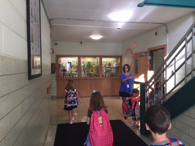 BRS_Principal's tweet photo. Navigating your world and being independent are important life skills. Our little Barnsdale Owls are already finding their way independently to their classrooms and around the entire building. https://t.co/DiQheJNktm
