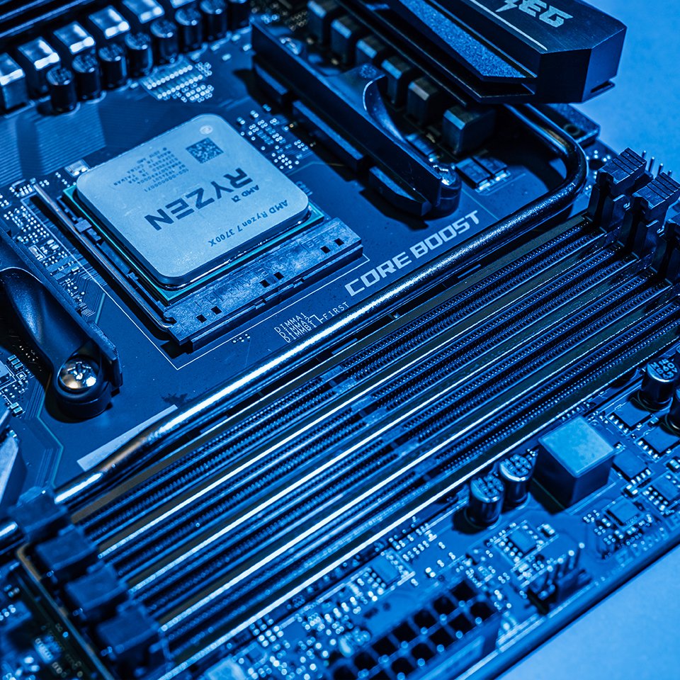 MSI_ES's tweet photo. Con las placas base MSI X570 jugarás "rápido y frío", ¿Cuál te gusta más?

👉Descúbrelas: https://t.co/shpKdp6rFx
#PlayFastPlayCool #X570 #MSI AMD Coolermaster Corsair https://t.co/iyVdYOCE9k