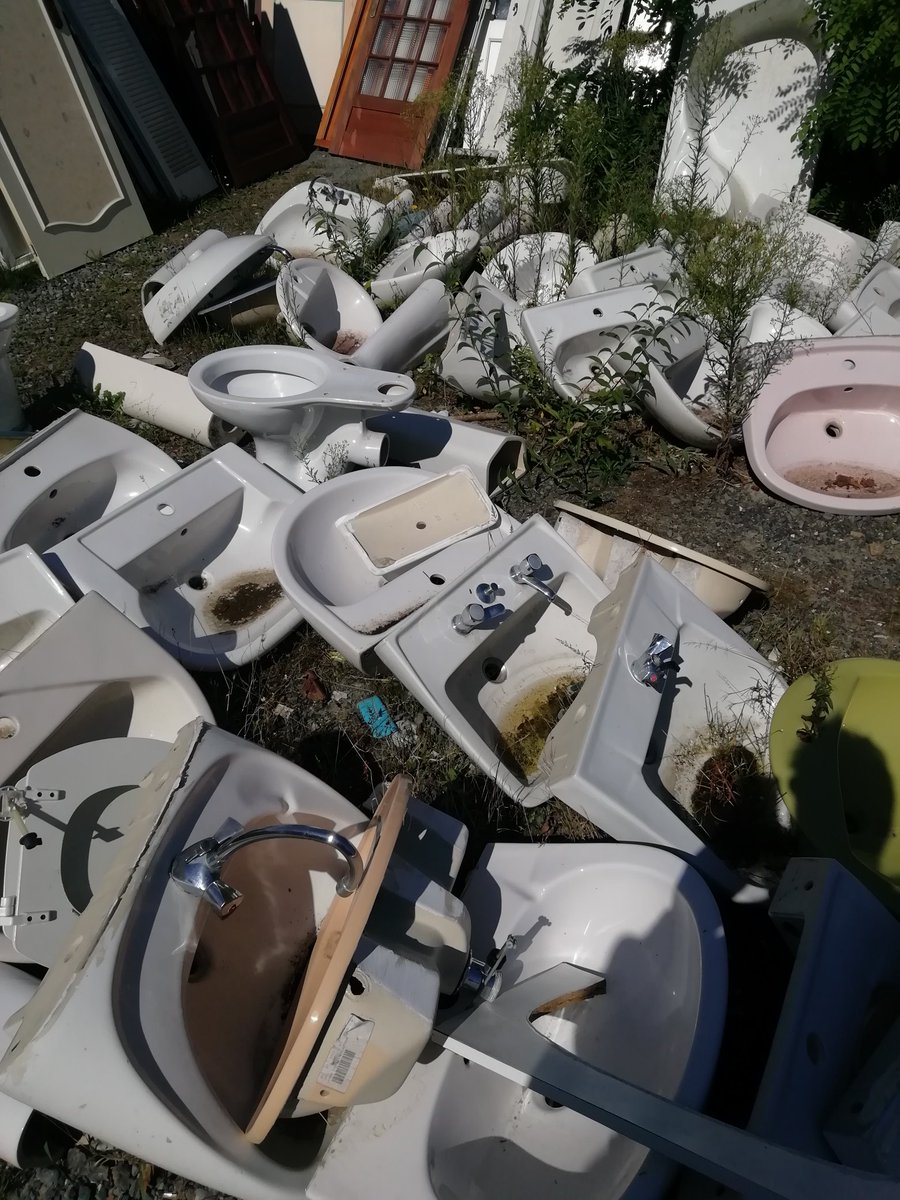 SpookyPrototype's tweet image. You are not a beautiful and unique toilet.
You are the same, decaying porcelain matter as everything else.