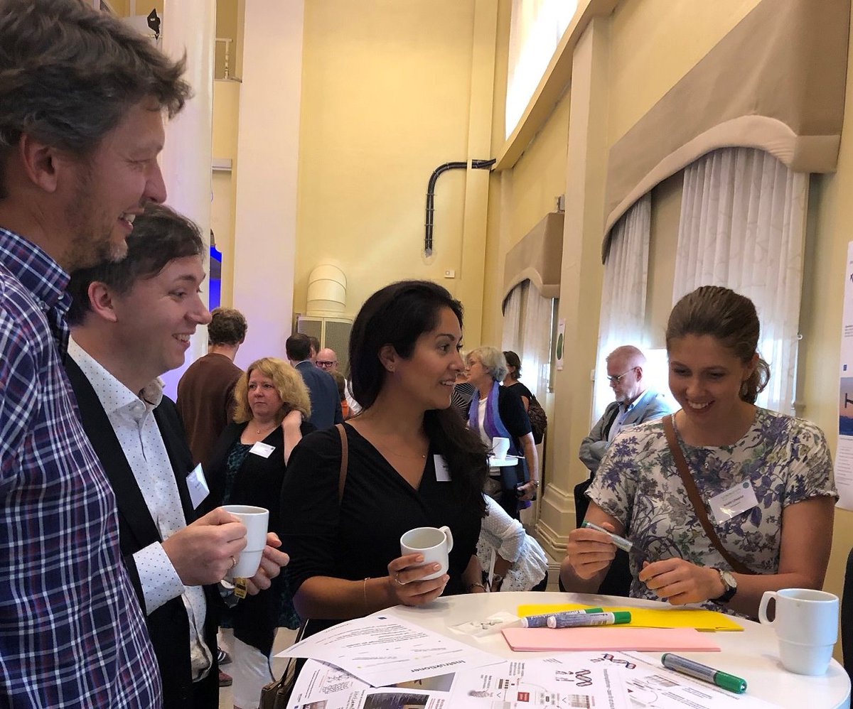 Idag är vi mycket glada att träffa 150 engagerade medarbetare från 40 myndigheter som lär av varandra och bidrar till forskning på vår konferens "Innovation i myndigheter - för att möta komplexa samhällsutmaningar".