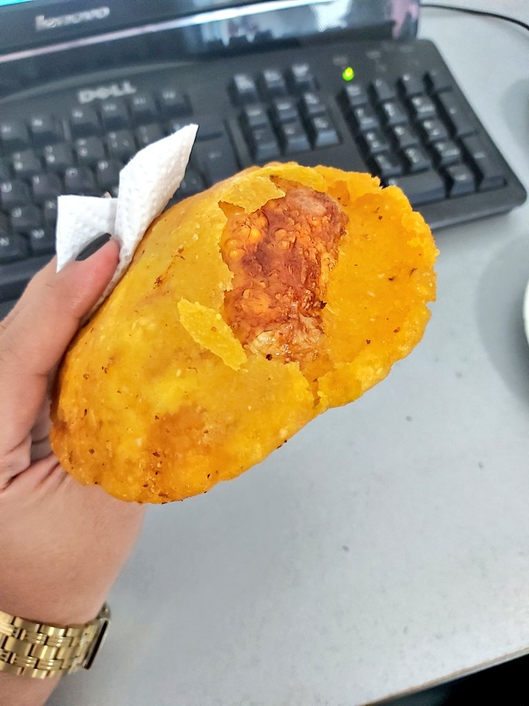 Alepc809's tweet photo. Pequemos! 🤤😩🐷 #Arepae'huevo https://t.co/MAhY5ltEtk