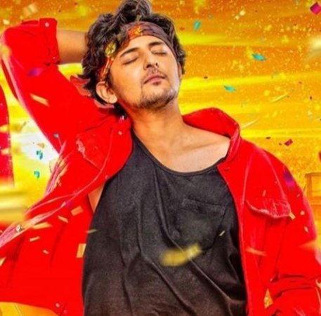 Fari__haa's tweet photo. Aala re aala @DarshanRavalDZ 
I'm hell exited for this song,we all are 😊💙🔥
#DilMeraBlast https://t.co/l209LtM2bl