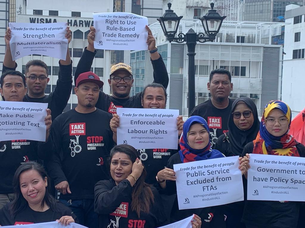 IndustriALL_GU's tweet photo. Our affiliates in the #AsiaPacific region will be taking action tomorrow to demand fairer, transparent and more inclusive #trade agreements that respect national sovereignty, ahead of the #G20 Labour & Employment Ministers meeting in Tokyo 👊 #trade4ALL https://t.co/1ldX5FFebu https://t.co/AV6xzfuC9C