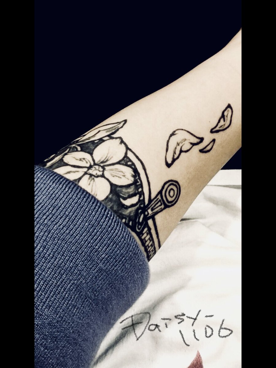 東雲 雛菊 ブチャジョルの女 いやこれ普通に可愛いですけど 手首と迷ったけど腕時計と被るので ノトーリアスb I G戦でジョルノがぶった斬った腕の位置にしてみた ディアボロのタトゥーも可愛いよね まぁディアボロ絶許勢なんですけど 別にアンチ 東雲 雛菊 ブチャジョルの女 いやこれ普通に可愛いですけど 手首と迷ったけど腕時計と被るので ノトーリアスb I G戦でジョルノがぶった斬った腕の位置にしてみた ディアボロのタトゥーも可愛いよね まぁディアボロ絶許勢なんですけど 別にアンチ