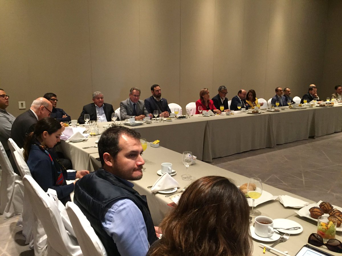 NinoBaltolu's tweet photo. #Arica A esta hora participo invitado por #AylluSolar en desayuno “El futuro solar en la región de Arica y Parinacota y su proyección como polo de desarrollo a nivel latinoamericano” #BaltoluSíCumple #ChileEnMarcha https://t.co/JW8f8SVdW5