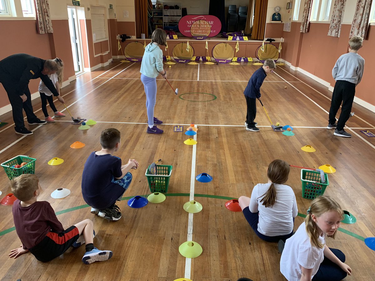 FoveranSch's tweet photo. Fantastic afternoon trying a new sport with the local Newmachar Golf Academy. Our children can’t wait until next week to have another go at their new skills. #newmacharGC #golfthefunway https://t.co/akLaOHAUhL