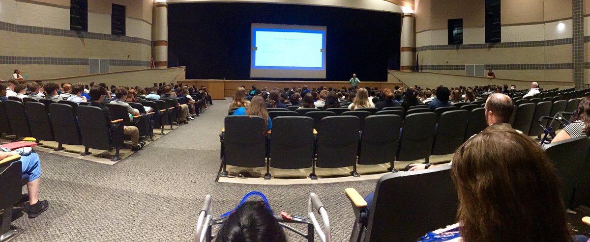 PvClassOf2023's tweet photo. Great & informative Class Meeting! Thank you Mr. Triolo, PV Guidance Counselors & Mrs. Reilly! @PVBEARSHS @pvbearslibrary #pvhs #class2023 #FreshmanYear #Bears #PVFamily #HardWorkBreedsSuccess https://t.co/wwy75eHvEa