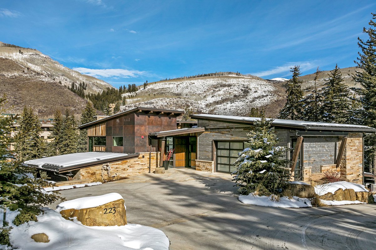 #Vail, #Colorado - Outside your front door, a short stroll reveals world-class amenities, shopping, dining and entertainment as well as near-immediate access to the ski lifts at the base of Vail Mountain. $11,495,000 223BeaverDamVail.com #realestate #luxuryrealestate #realtor