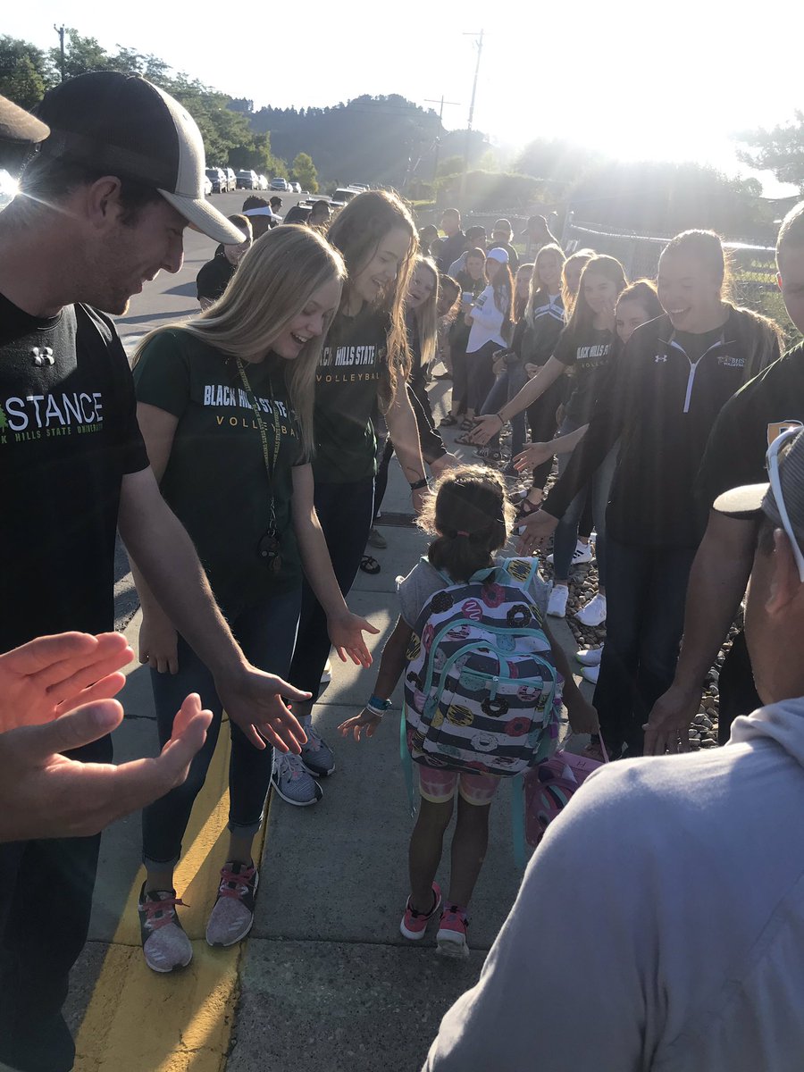 BHSUVB's tweet photo. Yellow Jackets welcoming Spearfish kindergarteners to their first day of school! #CommunityElevated #GiveBack #FutureJackets https://t.co/dPfWczE53Q