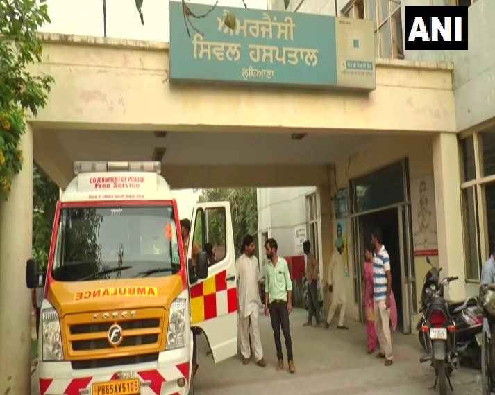 ANI's tweet photo. Punjab: Two prisoners died and two others were injured after lightening struck them at a Ludhiana Jail, earlier today. https://t.co/L1usIWuCKX