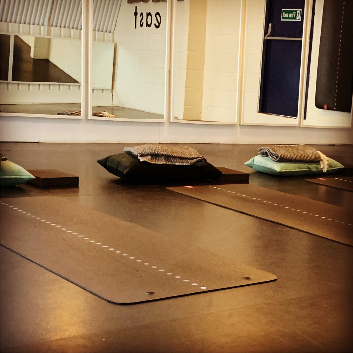 thewellbeingex's tweet image. Step into your power. 

Join me tonight for #mindfulflow at @thespaceeast for an empowering flow and #meditation
•
•
•
#londonyogateacher #forestgate #yogalondon #empowerment #empoweryoga #meditate #mindfulness #stepintoyourpower